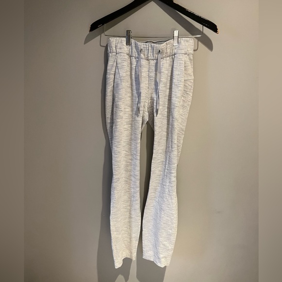 Lululemon Women’s Straight Leg Track Pants size 4 - Picture 1 of 1